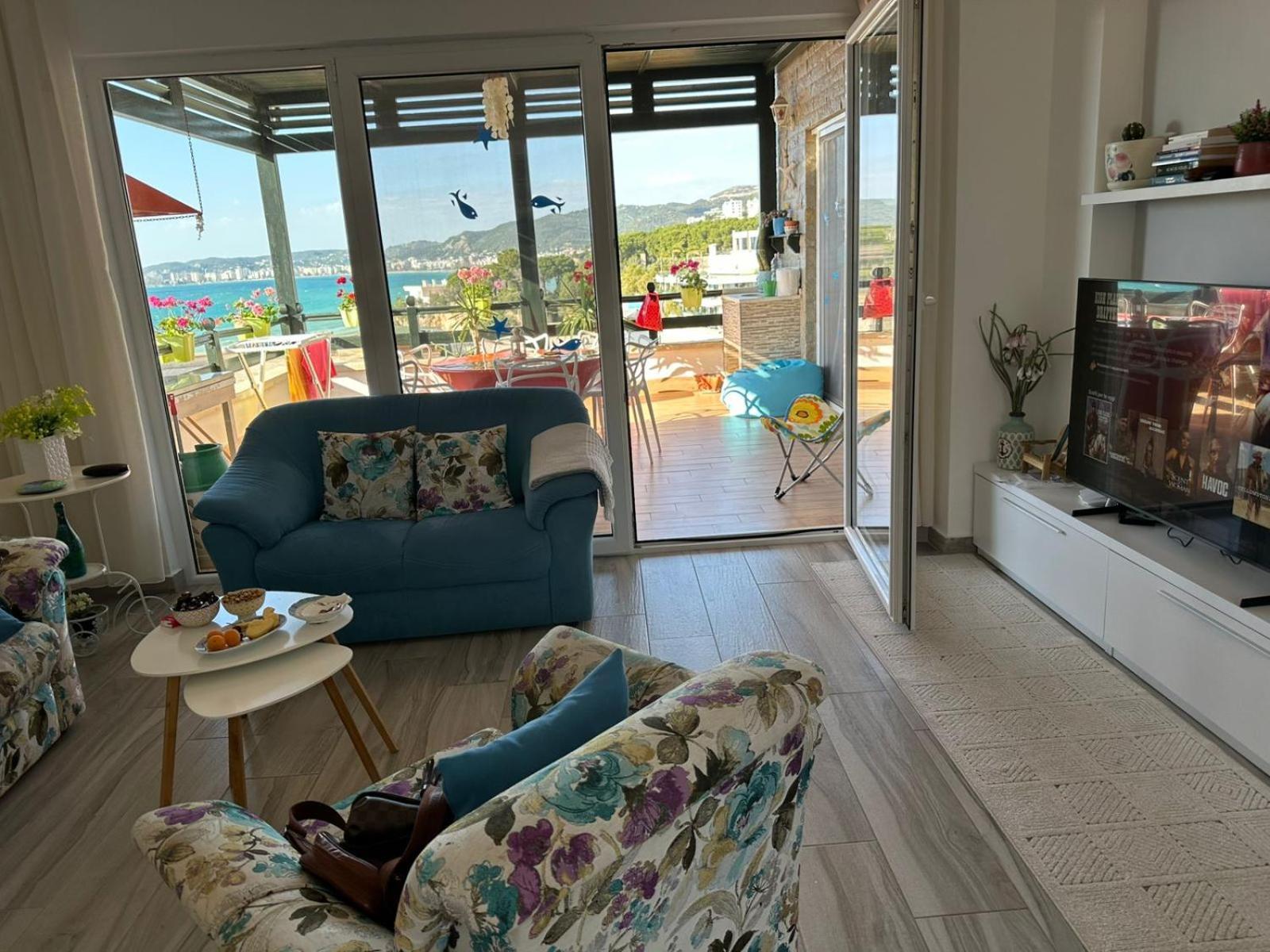 Rina At Aquamarine Apartment